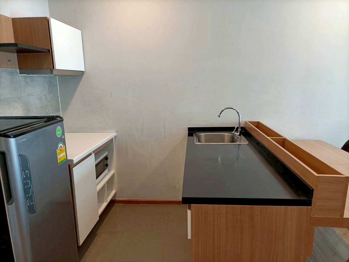 picture  Special Price! Fully Furnished Condo - 4/9
