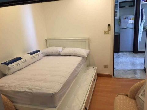P-40293 Condo for rent Sathorn House fully furnished (Confirm again when visit). 