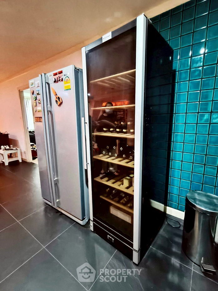 picture 2-BR Condo at Supalai Place Sukhumvit 39 near BTS Phrom Phong (ID 2257778) - 9/11