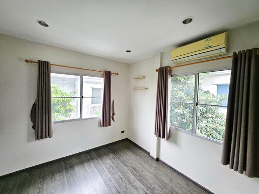 picture FOR RENT CHAIYAPHRUEK - PINKLAO - SATHORN / 3 bedrooms 3 bathrooms / 53 Sqw. 165 Sqm. **37,000** CLOSE TO DENLA RAMA 5 SCHOOL - 11/13