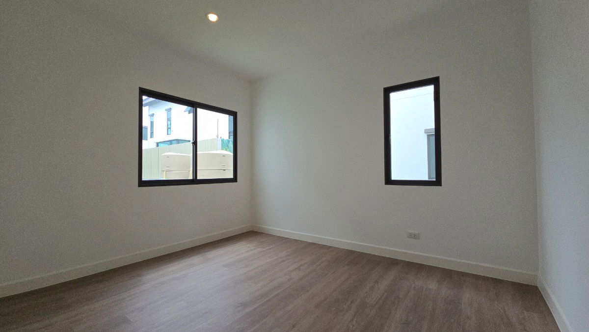 picture Saransiri Srivaree 2 - Luxury Corner House next to Central Garden and Club House, Only 9.19 MB - 13/29
