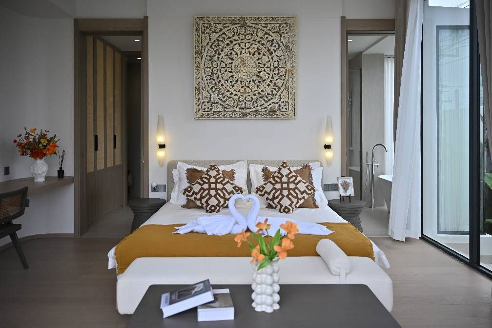 picture Luxury Pool Villa in the Heart of Kata, Phuket - 15/18