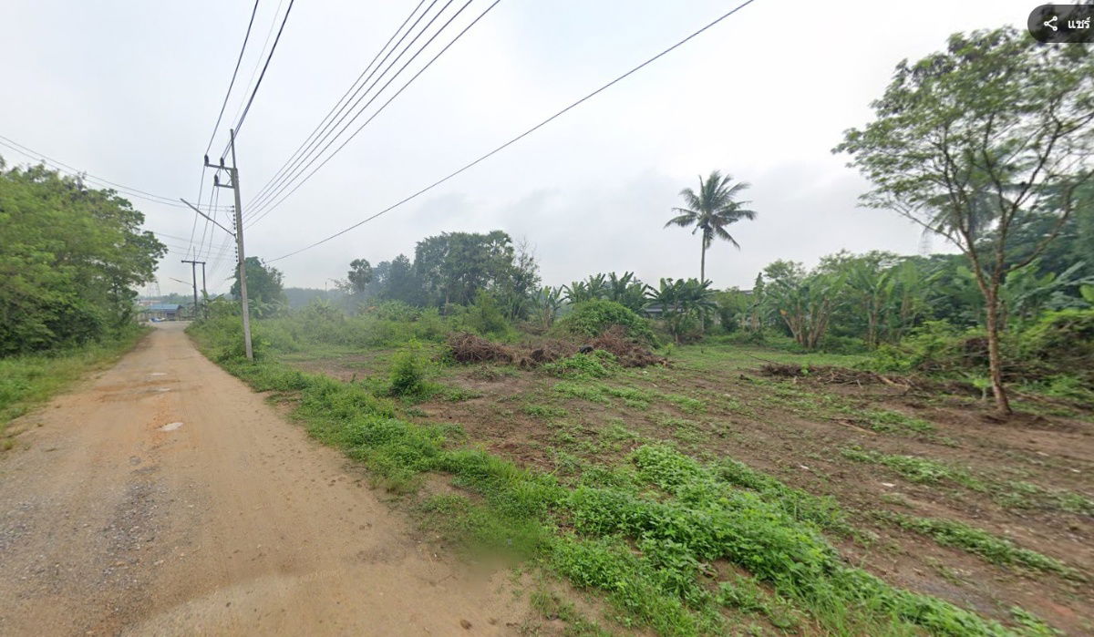 picture sale! Prime location land suitable for residential, restaurant, or resort. Located in Ban Phru. 3 ngan, 3 sq. wah. Selling for 3.6 million baht. - 4/7