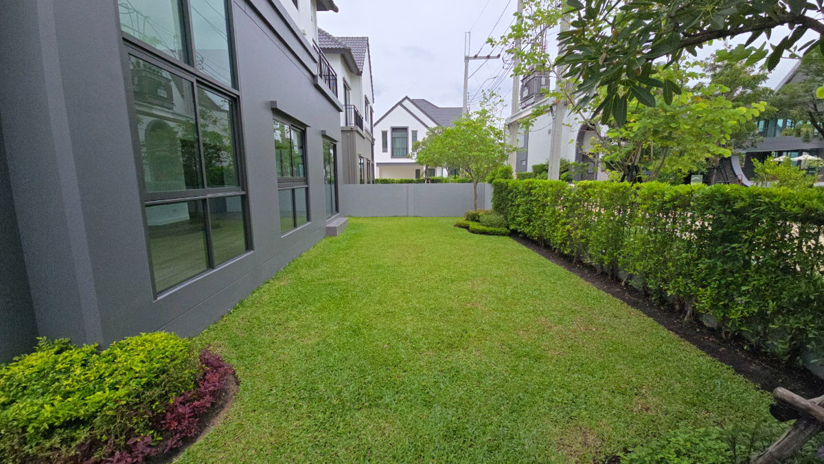 picture Saransiri Srivaree 2 - Luxury Corner House next to Central Garden and Club House, Only 9.19 MB - 4/29