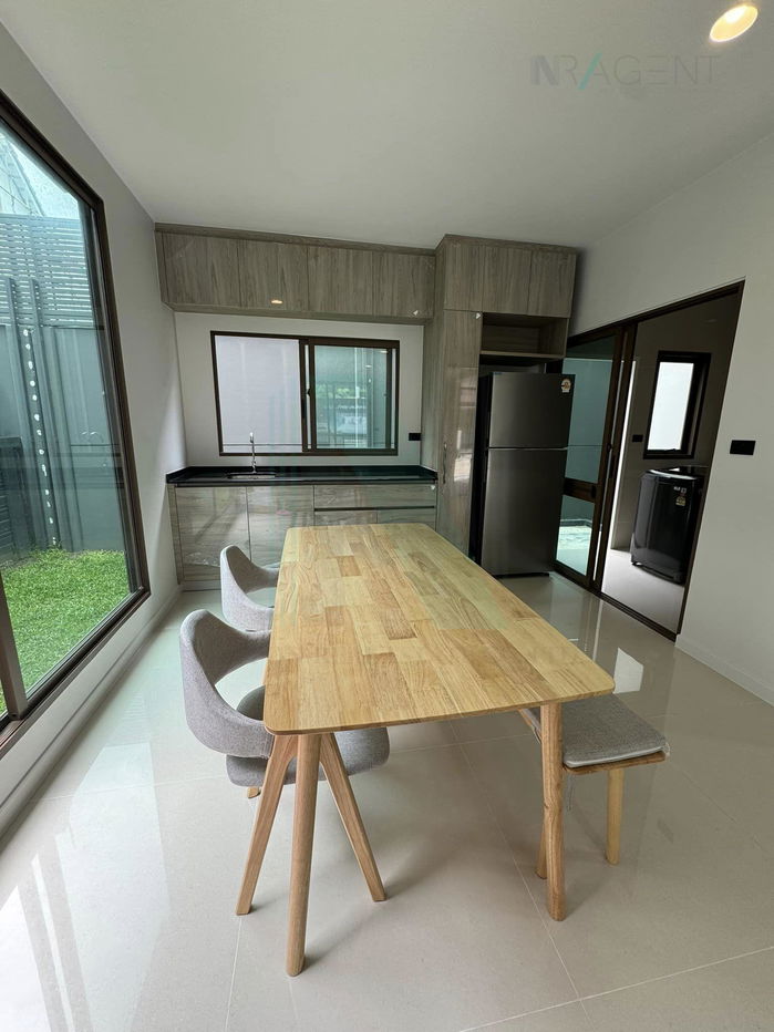 picture 🎉 For Rent 2-story House BURASIRI KRUNGTHEPKREETHA 4 bedroom 4 bathroom - 1/8