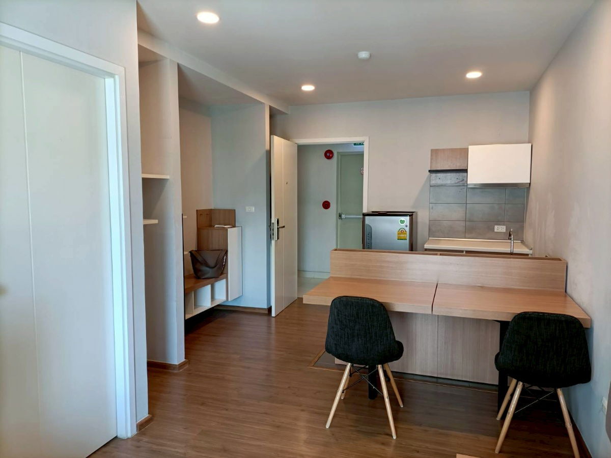 picture  Special Price! Fully Furnished Condo - 9/9