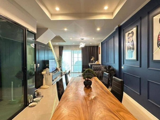 4-bed townhouse for sale, 162.8 sq wah, Supalai Essence Ladprao
