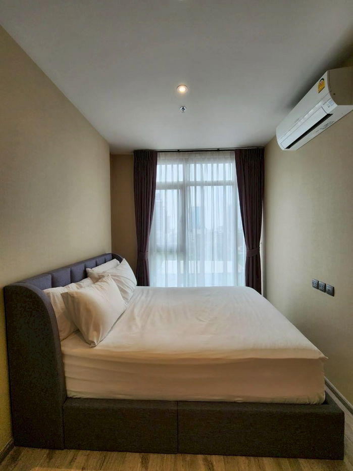 picture Ready to Move In – Beautifully Decorated Room - 6/6