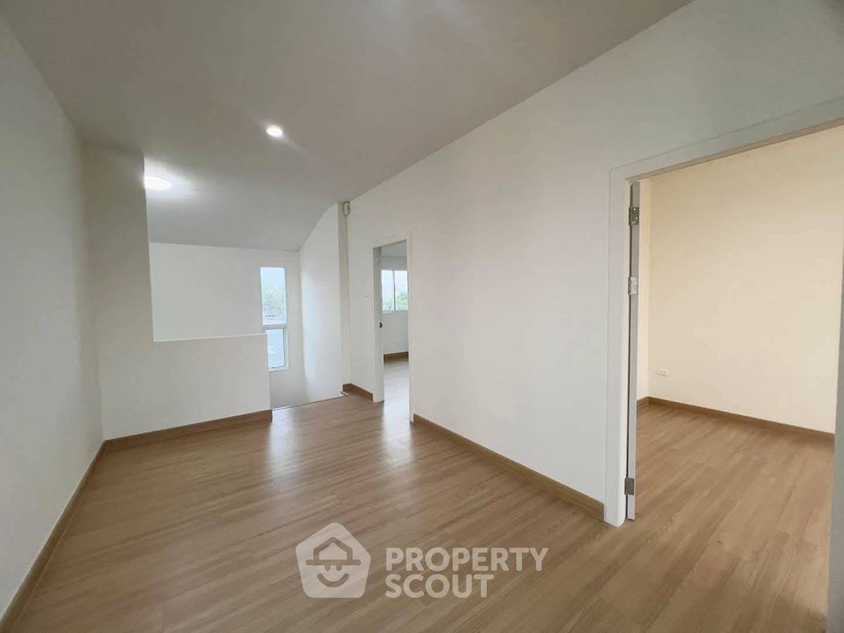 picture 3-BR House close to Huai Yai (ID 2257577) - 14/19