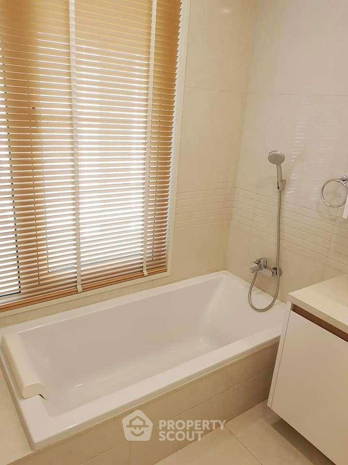 picture 2-BR Condo at Q Langsuan near BTS Ratchadamri (ID 1974150) - 4/9