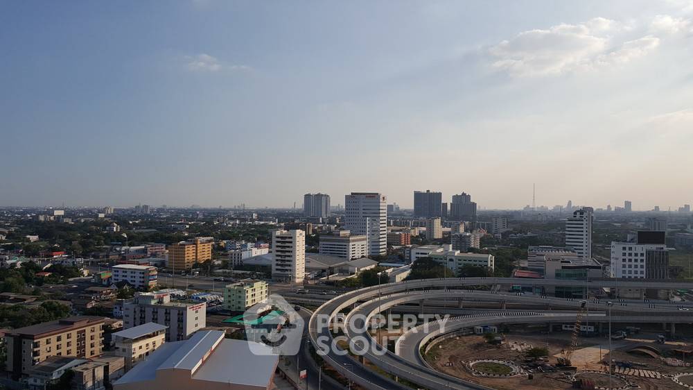 picture 3-BR Condo at The Fourwings Residence in Hua Mak (ID 382884) - 1/11