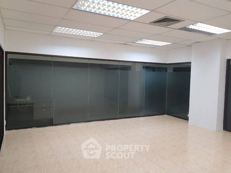 รูป คอนโด 1-ห้องนอน ที่ ออมนิ ทาวเวอร์ ใกล้ BTS นานา (ID 994743) - รูปที่ 4/11