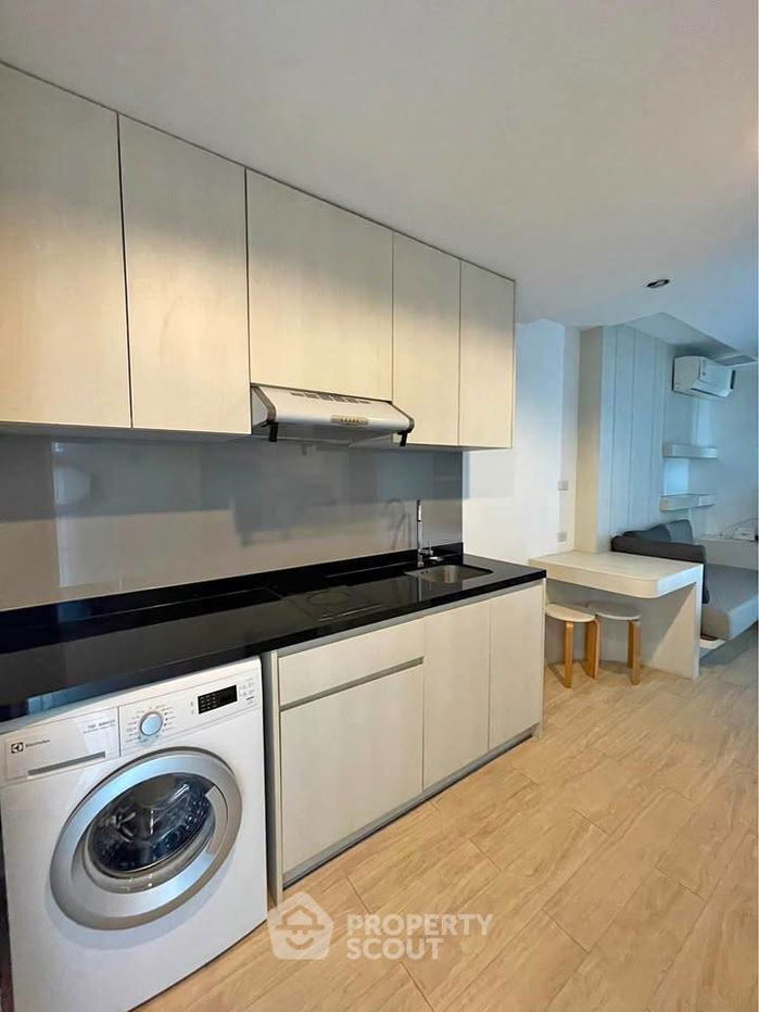 picture Studio Condo at The Chezz Metro Life close to Central Pattaya (ID 2257261) - 1/10