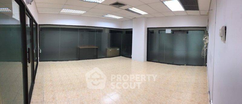 รูป คอนโด 1-ห้องนอน ที่ ออมนิ ทาวเวอร์ ใกล้ BTS นานา (ID 994743) - รูปที่ 9/11