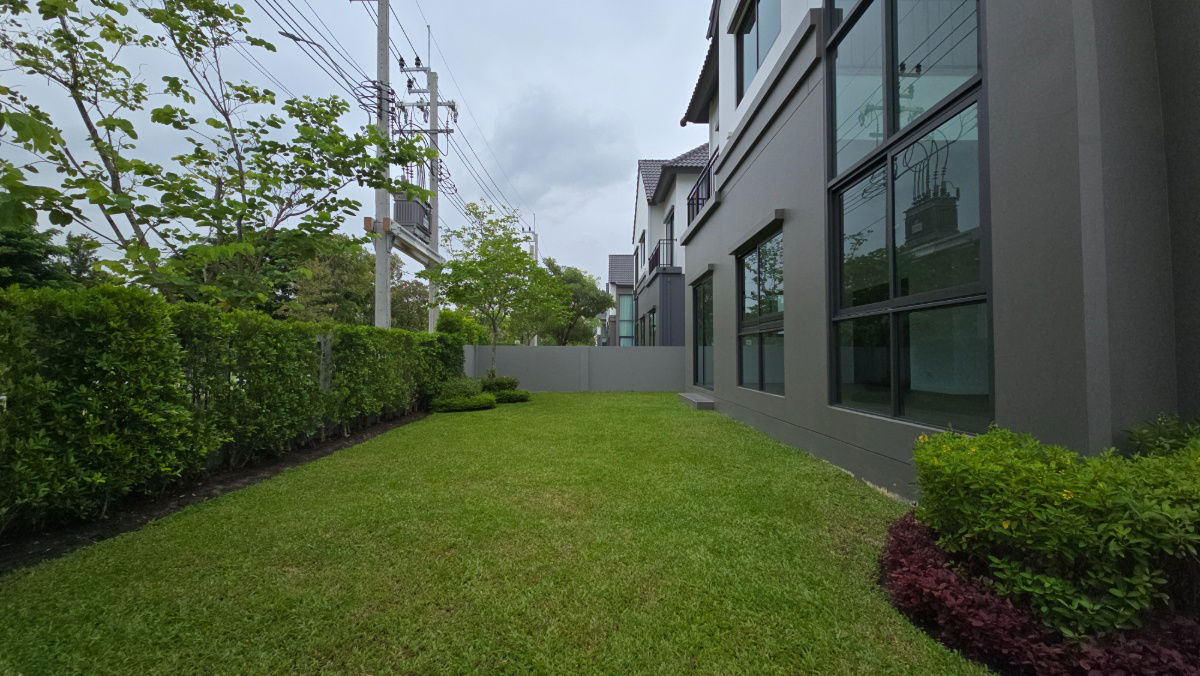 picture Exclusive Living! Corner House with Double Volume 6.5m next to Club House & Garden View - 5/31