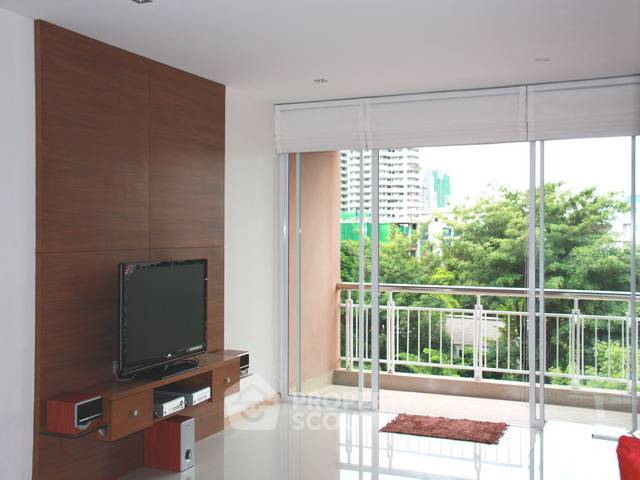picture 2-BR Condo at The Rise Sukhumvit 39 near BTS Phrom Phong (ID 514851) - 2/6