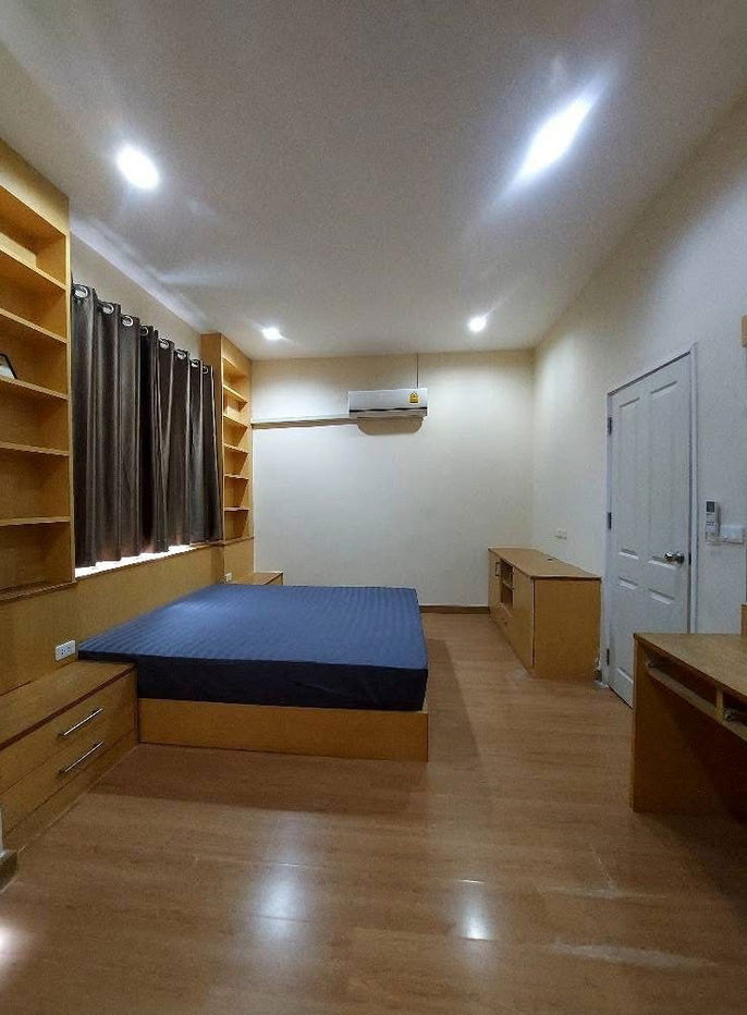 picture 2-story townhouse for rent, Golden Town Village 2, On Nut-Phatthanakan. - 6/8