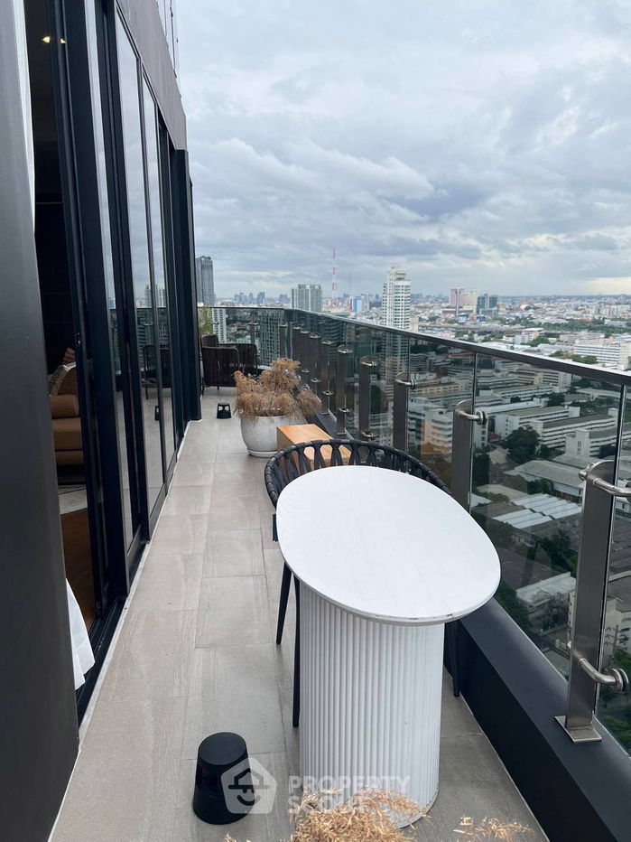 picture 2-BR Condo at Ideo Q Victory near BTS Victory Monument (ID 2258021) - 11/11