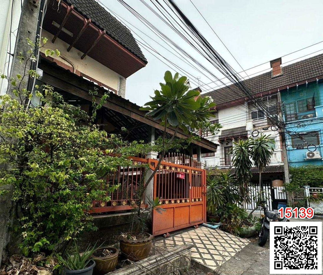 รูป เช่า โฮมออฟฟิศ 2 ชั้น ลาดพร้าว 71 ใกล้เลียบด่วน, MRT, BTS (อนาคต), Central Eastville - รูปที่ 2/5