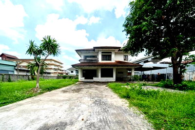 ที่ดิน วิทยาลัยพยาบาลบรมราชชนนีนนทบุรี : Land Hot Deal! ที่ดินแปลงสี่เหลี่ยม เพียง 250 เมตร จาก MRT บางซ่อน   พื้นที่ สีน้ำตาล ย.8-1