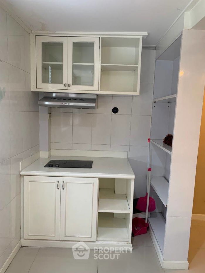 picture 2-BR Condo at Srivara Mansion Condominium 1 near MRT Thailand Cultural Centre (ID 761303) - 4/10