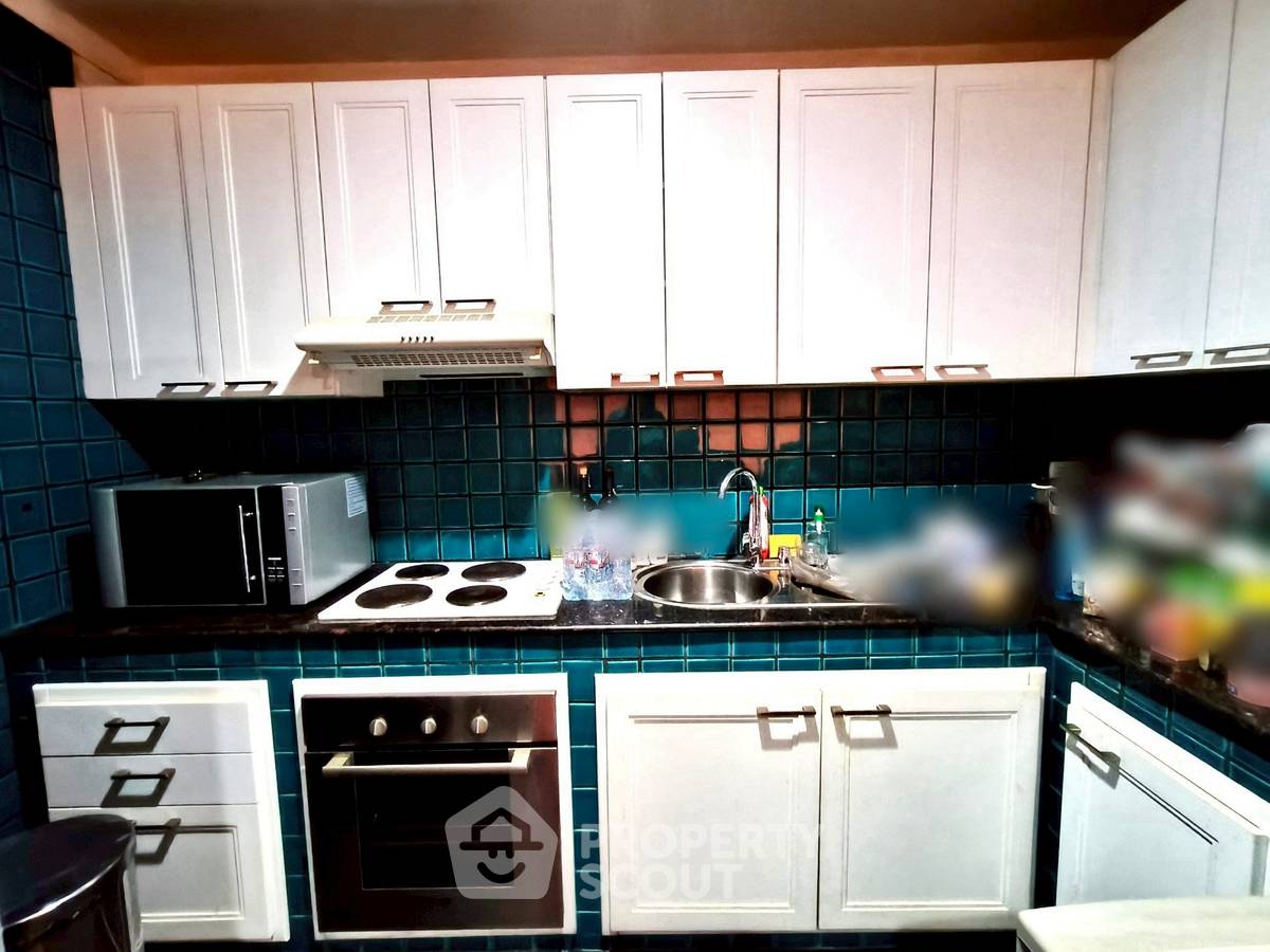 picture 2-BR Condo at Supalai Place Sukhumvit 39 near BTS Phrom Phong (ID 2257778) - 11/11