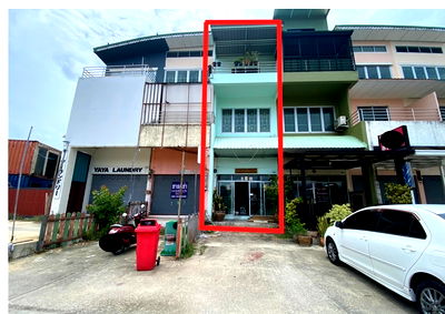 โฮมออฟฟิศ รพ.กรุงไทย เวสเทิร์น : 94197 - ขาย โฮมออฟฟิศ 3ชั้นครึ่ง โซนหน้าหมู่บ้านภัทรนิเวศน์ ลากูน  ซอยกรมที่ดินนนทบุรีสาขาบางบัวทอง  เขตบางบัวทอง แขวงพิมลราช  นนทบุรี 11110