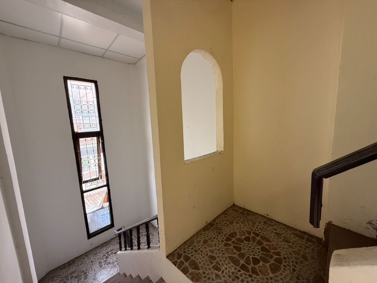 picture 3-storey townhouse for sale, Soi Inthamara 23, Phaya Thai District, Line ID 0619636888 - 5/20