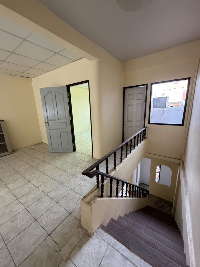 picture 3-storey townhouse for sale, Soi Inthamara 23, Phaya Thai District, Line ID 0619636888 - 8/20