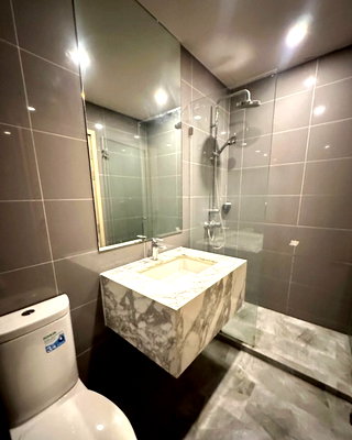 คอนโดให้เช่า : Q Chidlom 65 sq.m. Eng 中 日 Please add LINE ID @806qphgn o8415o5483