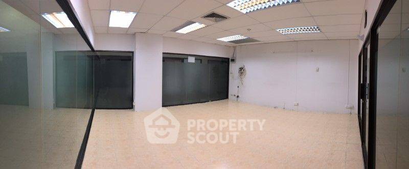รูป คอนโด 1-ห้องนอน ที่ ออมนิ ทาวเวอร์ ใกล้ BTS นานา (ID 994743) - รูปที่ 10/11
