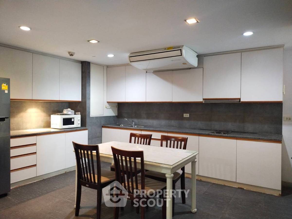 picture 3-BR Condo at Tai Ping Towers Sukhumvit 63 near ARL Ramkhamhaeng (ID 2256931) - 9/13