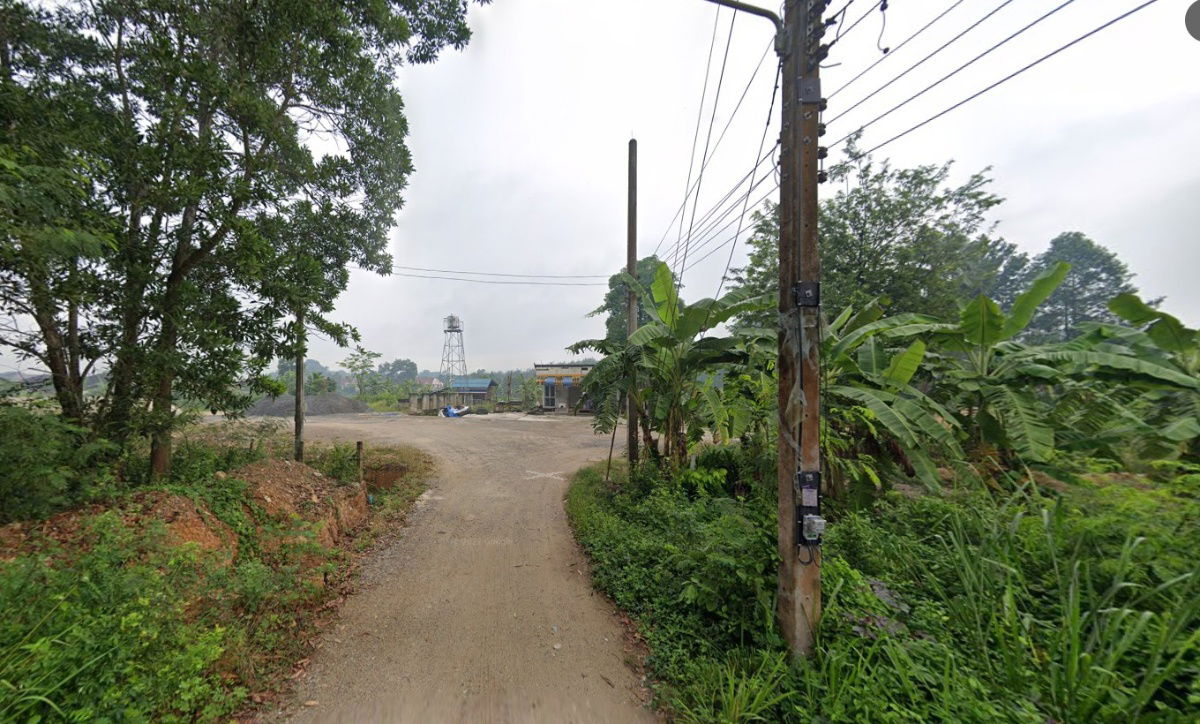 picture sale! Prime location land suitable for residential, restaurant, or resort. Located in Ban Phru. 3 ngan, 3 sq. wah. Selling for 3.6 million baht. - 6/7