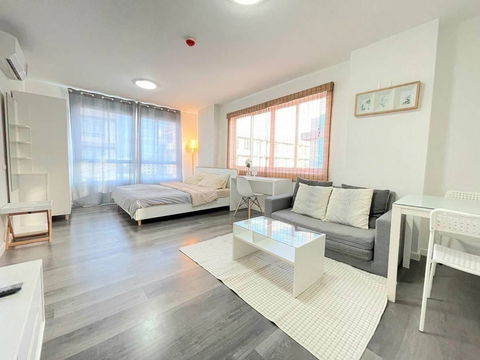 📌𝐔𝐏𝐃𝐀𝐓𝐄 𝐑𝐎𝐎𝐌 𝟐𝟎𝟐𝟓📌 Condo for rent at Campus Resort Bangna [Beautiful built-in room+washing machine] ID LINE: atccity 💻