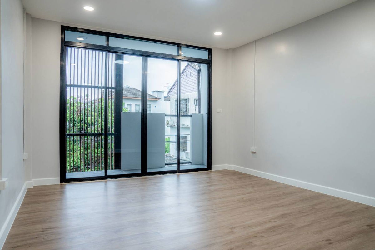 รูป ขายบ้านทาวโฮมเอกมัย สุขุมวิท65 ปรีดีพนมยงค์15 Townhome 4ชั้น ใกล้ BTSเอกมัย ทองหล่อ พระโขนง 3 ห้องนอน 4ห้องน้ำ พร้อมอยู่ ใกล้พระราม4 ทางด่ว 0879074045 - รูปที่ 11/17