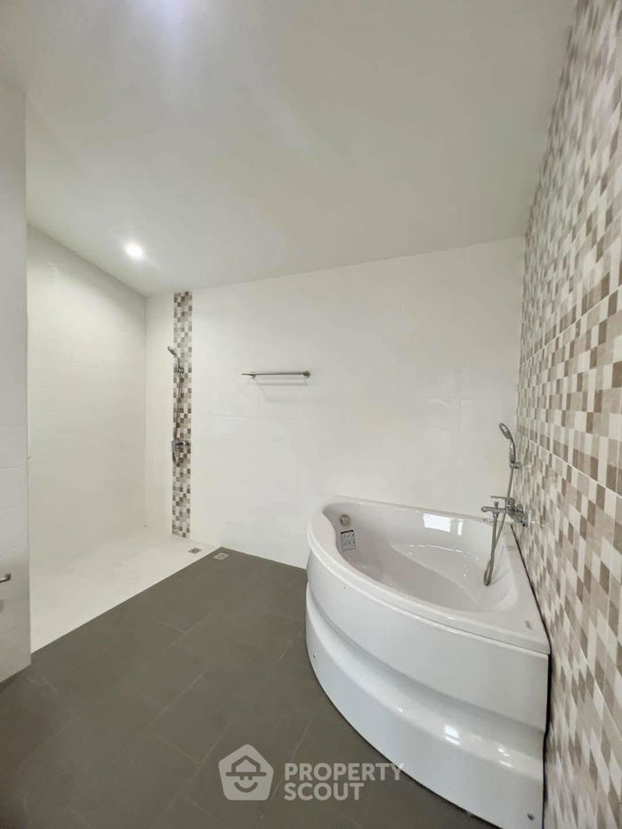 picture 3-BR House close to Huai Yai (ID 2257577) - 8/19