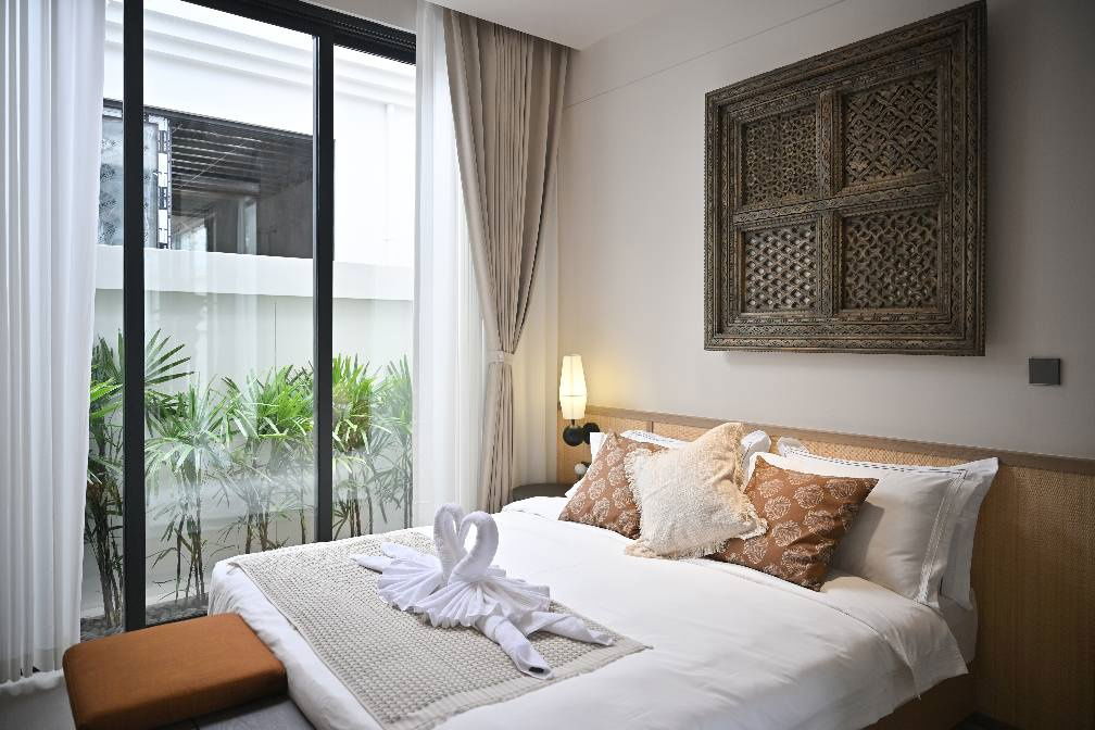 picture Luxury Pool Villa in the Heart of Kata, Phuket - 16/18