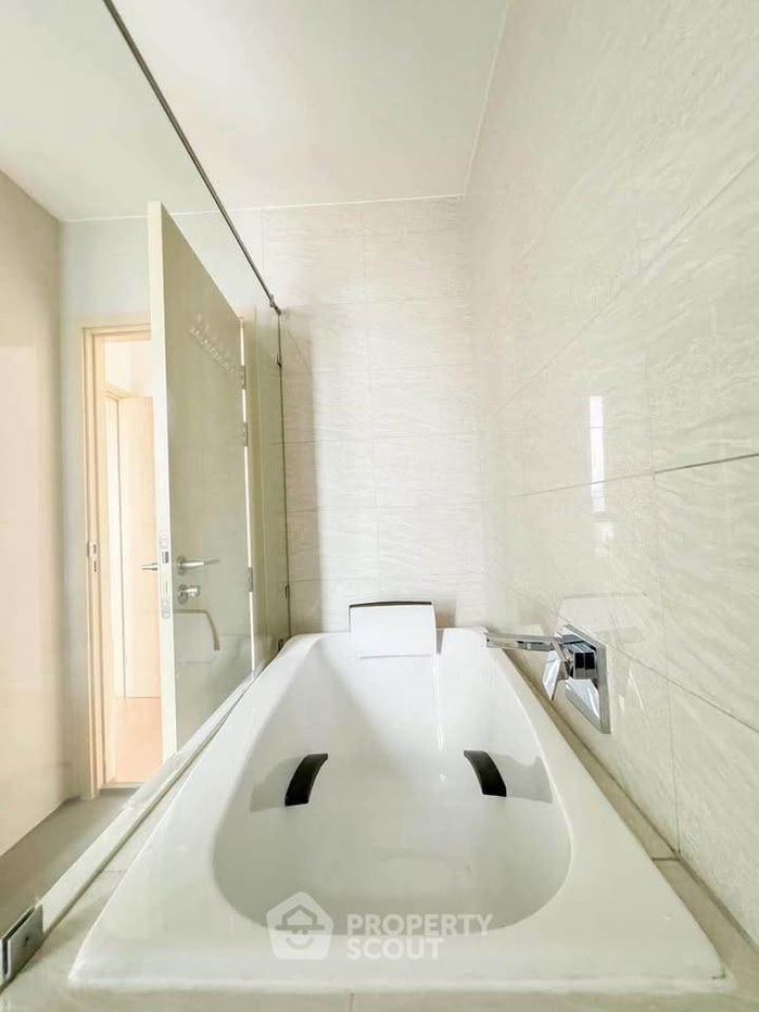 picture 2-BR Condo at Maru Ekkamai 2 near BTS Ekkamai (ID 2132706) - 6/9