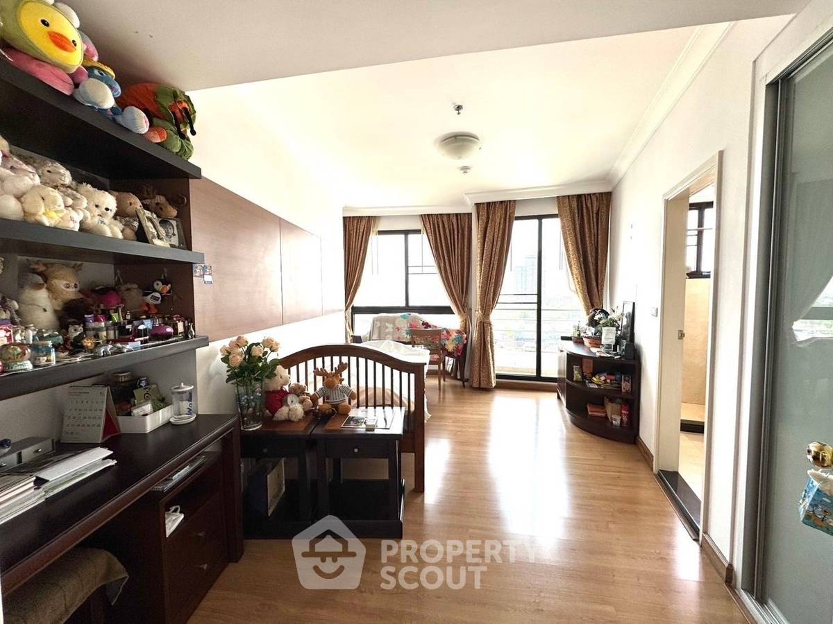 picture 4-BR Condo at Supalai Casa Riva close to Thanon Tok (ID 2258794) - 2/8