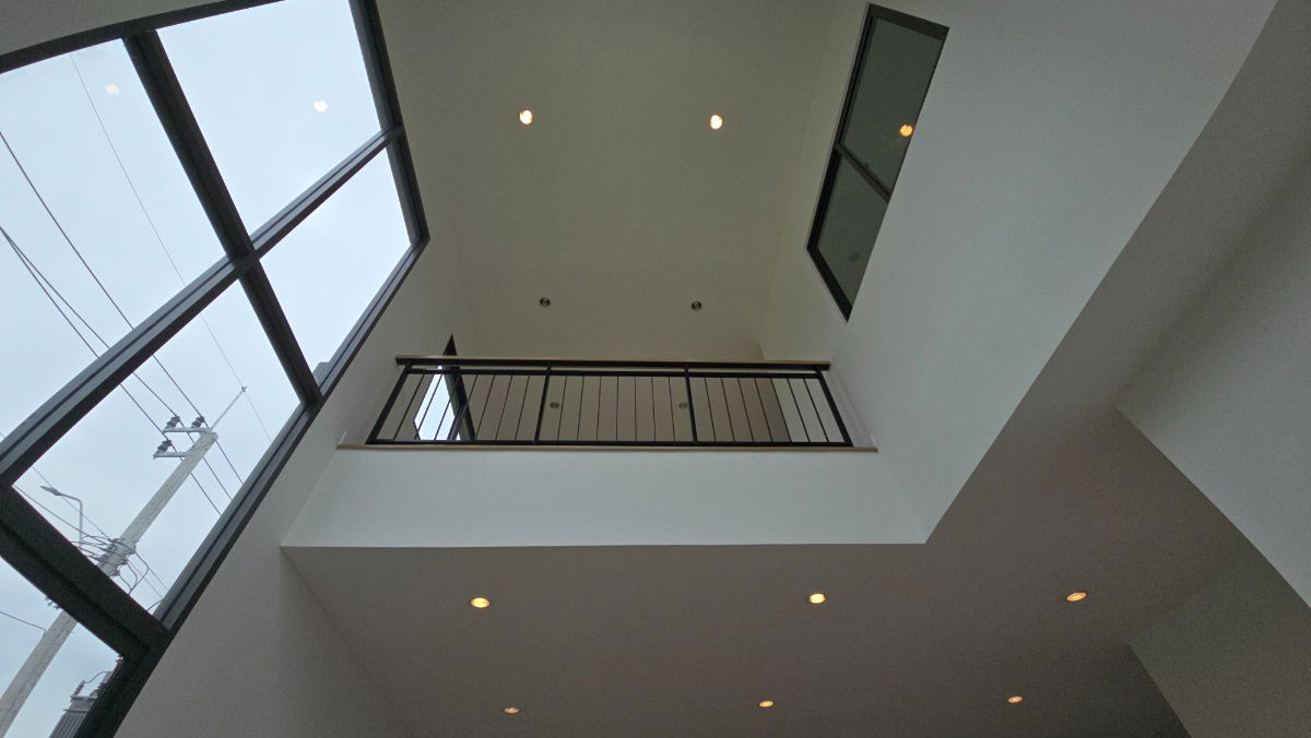 picture Exclusive Living! Corner House with Double Volume 6.5m next to Club House & Garden View - 8/31
