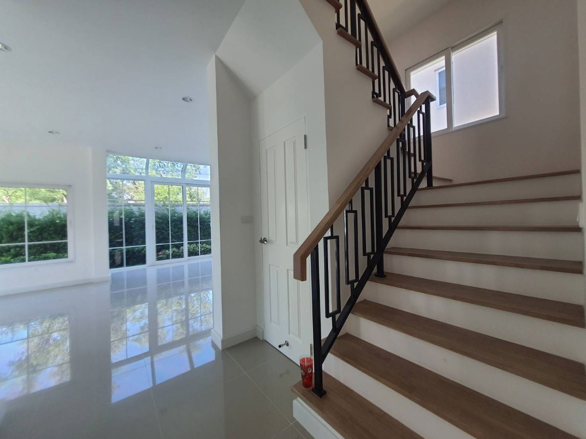 picture For Rent: 2-Storey Detached House in Grandio Ramintra–Outer Ring Road Village  - 3/12