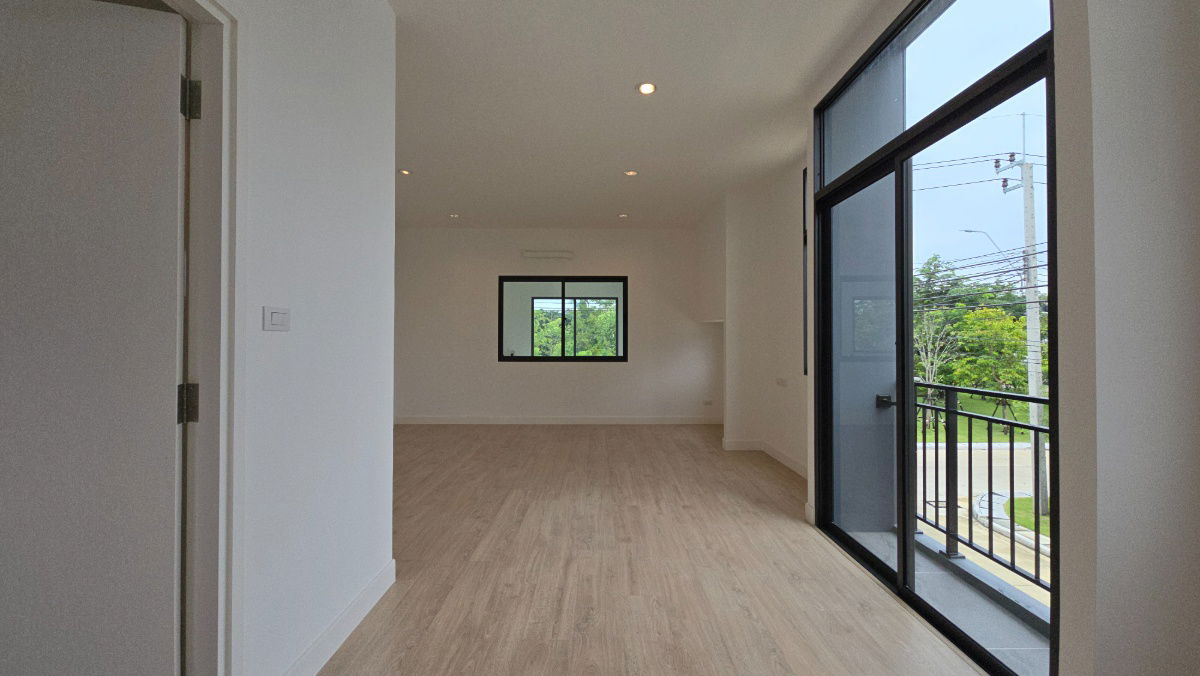 picture Saransiri Srivaree 2 - Luxury Corner House next to Central Garden and Club House, Only 9.19 MB - 23/29