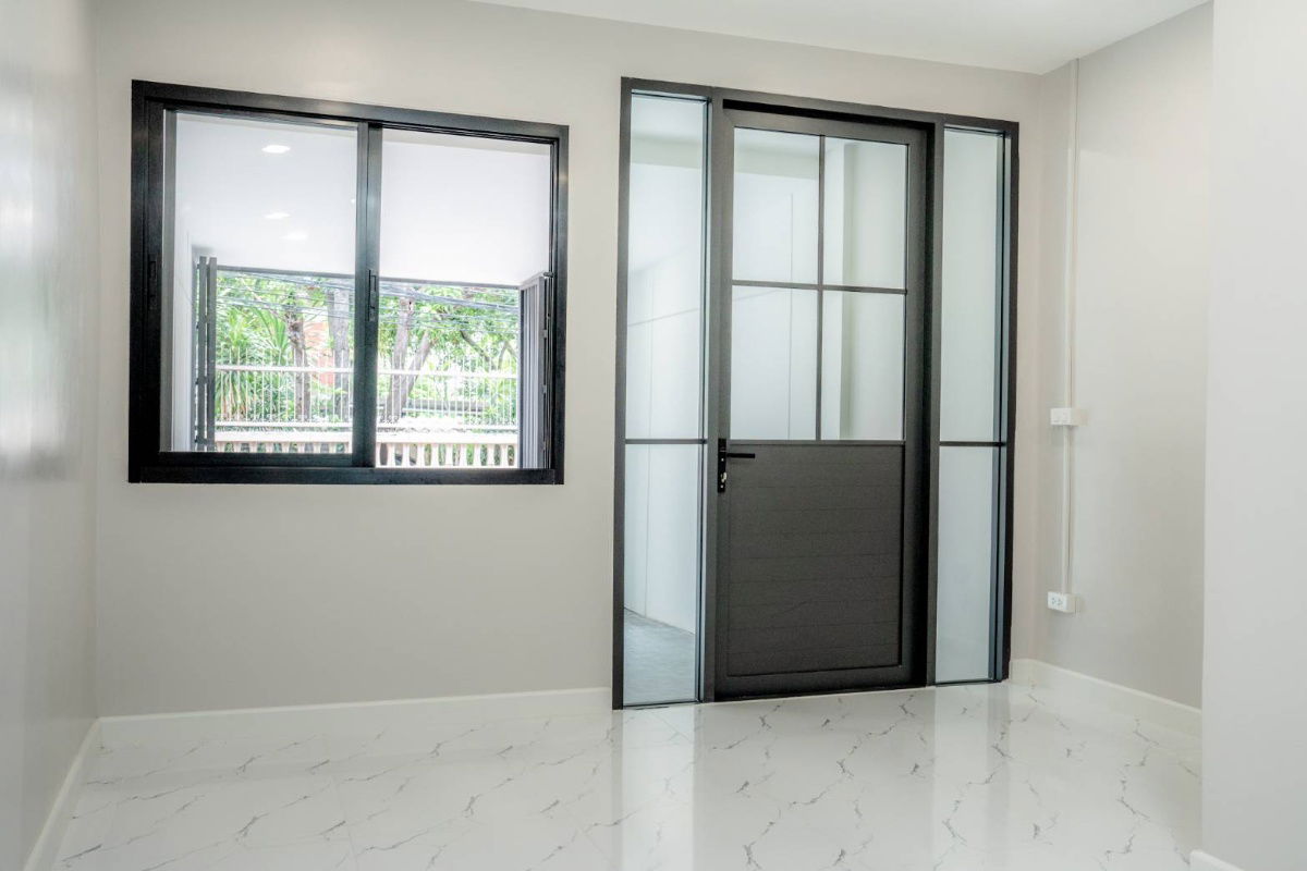 รูป ขายบ้านทาวโฮมเอกมัย สุขุมวิท65 ปรีดีพนมยงค์15 Townhome 4ชั้น ใกล้ BTSเอกมัย ทองหล่อ พระโขนง 3 ห้องนอน 4ห้องน้ำ พร้อมอยู่ ใกล้พระราม4 ทางด่ว 0879074045 - รูปที่ 2/17