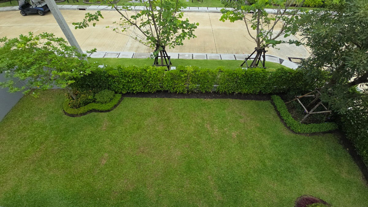 picture Saransiri Srivaree 2 - Luxury Corner House next to Central Garden and Club House, Only 9.19 MB - 19/29