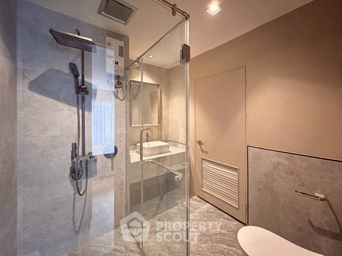 รูป คอนโด 2-ห้องนอน ที่ วิทยุ คอมเพล็กซ์ คอนโดมิเนียม ใกล้ BTS เพลินจิต (ID 2258707) - รูปที่ 8/17