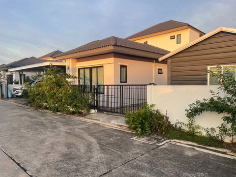 UK06-082 🏡 Single house for rent, Manirin M-Village, Bueng Rai 1 - Sriracha 💸 Rental price: 20,000 baht/month 