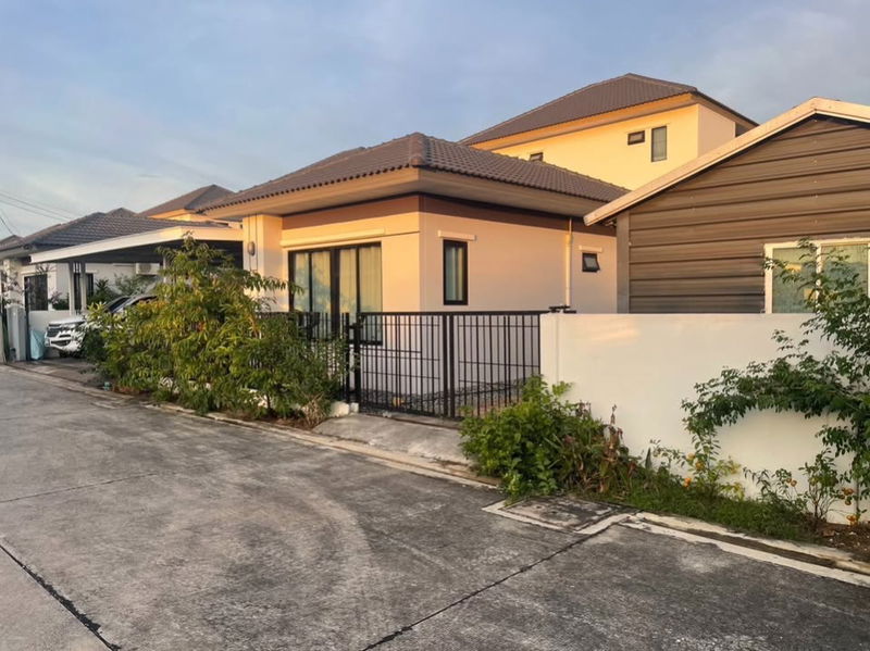 บ้านเดี่ยวให้เช่า : UK06-082 🏡 บ้านเดี่ยวให้เช่า มณีรินทร์ M-Village บึงไร่ 1 – ศรีราชา 💸 ราคาเช่า: 20,000 บาท/เดือน