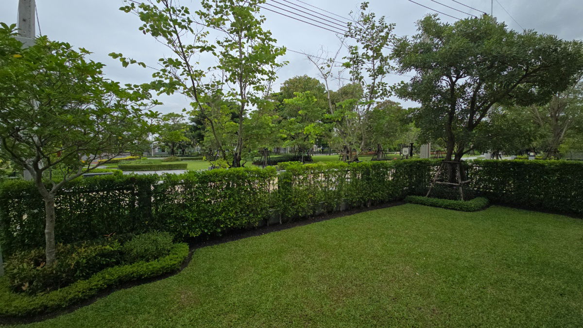 picture Saransiri Srivaree 2 - Luxury Corner House next to Central Garden and Club House, Only 9.19 MB - 11/29