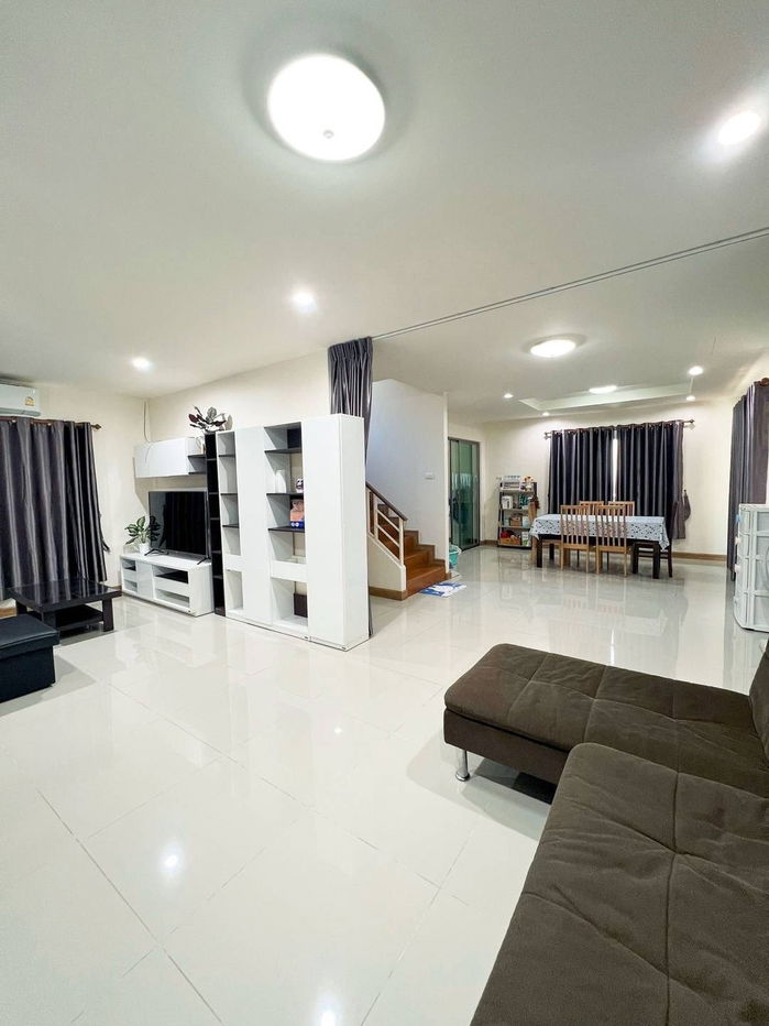 รูป UK06-077 🏡 บ้านเดี่ยวให้เช่าในหมู่บ้านแมกโนลีย์ 📍ติดถนนใหญ่ เดินทางสะดวก 💰 ราคาเช่าเพียง 25,000 บาท/เดือน - รูปที่ 2/17