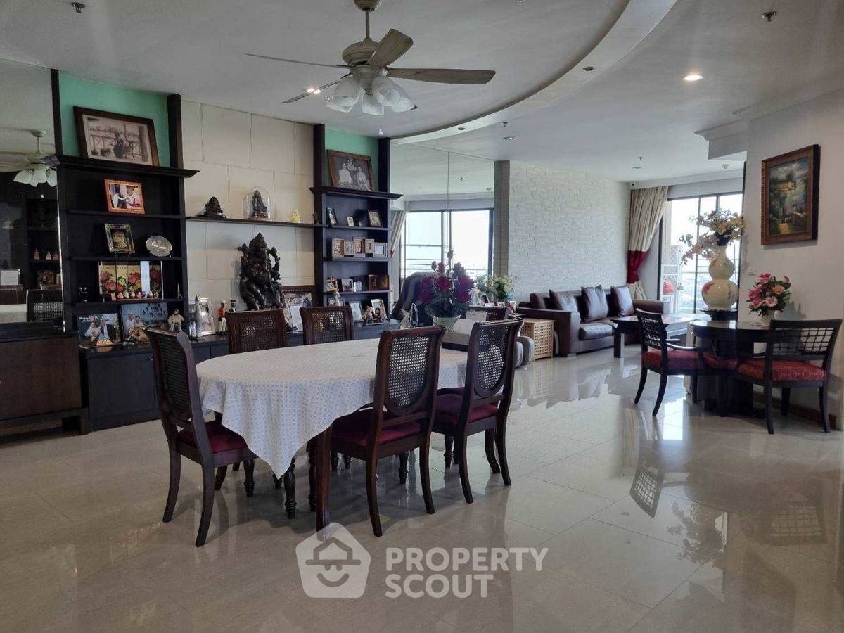 picture 4-BR Condo at Supalai Casa Riva close to Thanon Tok (ID 2258794) - 4/8